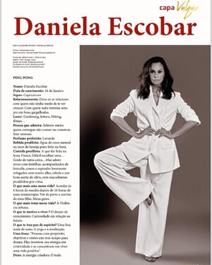 Daniela Escobar Instagram - Sou duas em uma… Tem a atriz e tem a Health Coach. As duas se revezam de acordo com o mood, e com a necessidade do serviço. Sou também a que pede ajuda para uma causa que considero muito relevante, o respeito a vida de outros seres. Os animais. Se quiser saber mais da uma fuçadinha nos posts anteriores e descubra do que estou falando e como pode ajudar se assim desejar.💪🏻🌻🙏🏻