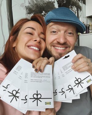 Daniela Martins Instagram - Fin du concours. Bravo @raphaelledi & @noopeno 🥳 ⭐️ CONCOURS DE FOLIE IKEA ⭐️ 
1000€ de carte cadeau chez IKEA (2 gagnants à 500€) c’est reparti pour un tour 🥳

Pour participer :
- suivre @lekid_family et @martinsdaniela 
- commenter la publication autant de fois que vous le voulez pour augmenter vos chances, donc go go go 💪🏼

Repartager en story pour plus de chance

Fin du concours le dimanche 25/02/2024, tirage au sort le soir même 
Bonne chance à tous 🍀