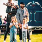 Daniela Martins Instagram – 28 secondes de câlins, de complicité et beaucoup de bonheur passé en famille lors de L’#HippodromeEnFamille 🤍 @francegalop 
En collaboration avec la marque