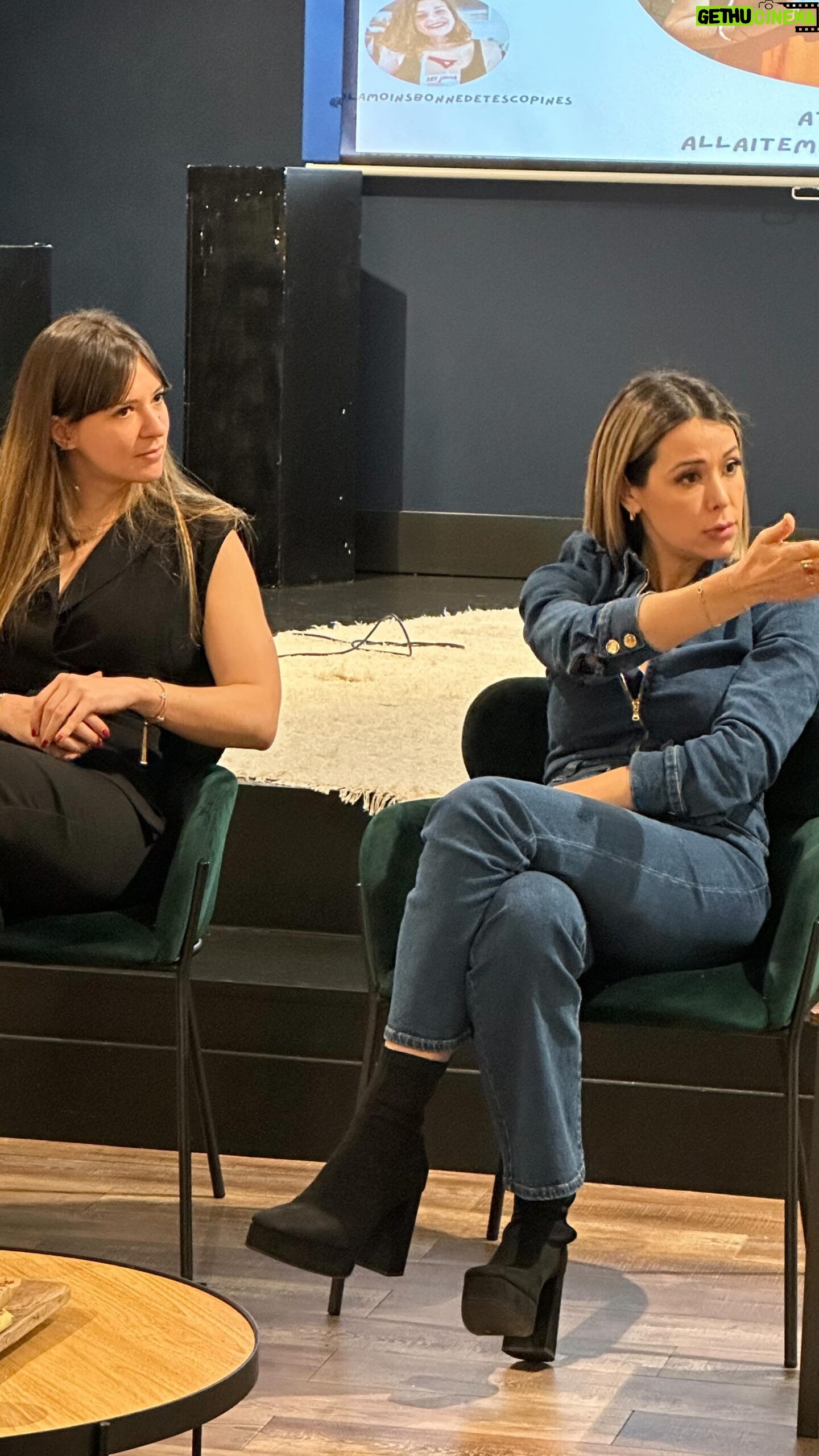 Daniela Martins Instagram - Un petit résumé de cet événement qui sera je l’espère le premier d’une série… Nous avons réunis 70 d’entre vous et avons tourné sur 3 ateliers : Post-partum et Sommeil bébé/allaitement et Croire en ses rêves (Mind set) animés par @hapsatousy @physiomathildeelind @audreyndjave_hmb @mamanquiallaite @papa.plume @lamoinsbonnedetescopines et moi même ! Merci @eaumontroucous et @cheerz pour votre confiance. On l’a fait et c’était génial 💪🏽 À très vite pour la suite… #etremerecestquedubonheuroupas #evenement #maternité En collaboration avec les marques