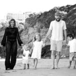 Daniela Martins Instagram - Notre plus belle histoire…Nous ♥️ Souvenirs de Biarritz. Vous connaissez cette belle région ? #famille #love #proud #biarritz #vacances