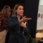 Daniela Martins Instagram - Il y a eu des rires et des larmes 🤍 Quel évènement…je ne suis pas prête de l’oublier ! Normalement je sais toujours quoi dire, mais ce soir j’ai pas d’autres mots à part MERCI Je reviens très vite avec d’autres images pour ces celles/ceux qui n’ont pas pu assister #evenement #etremerecestquedubonheuroupas
