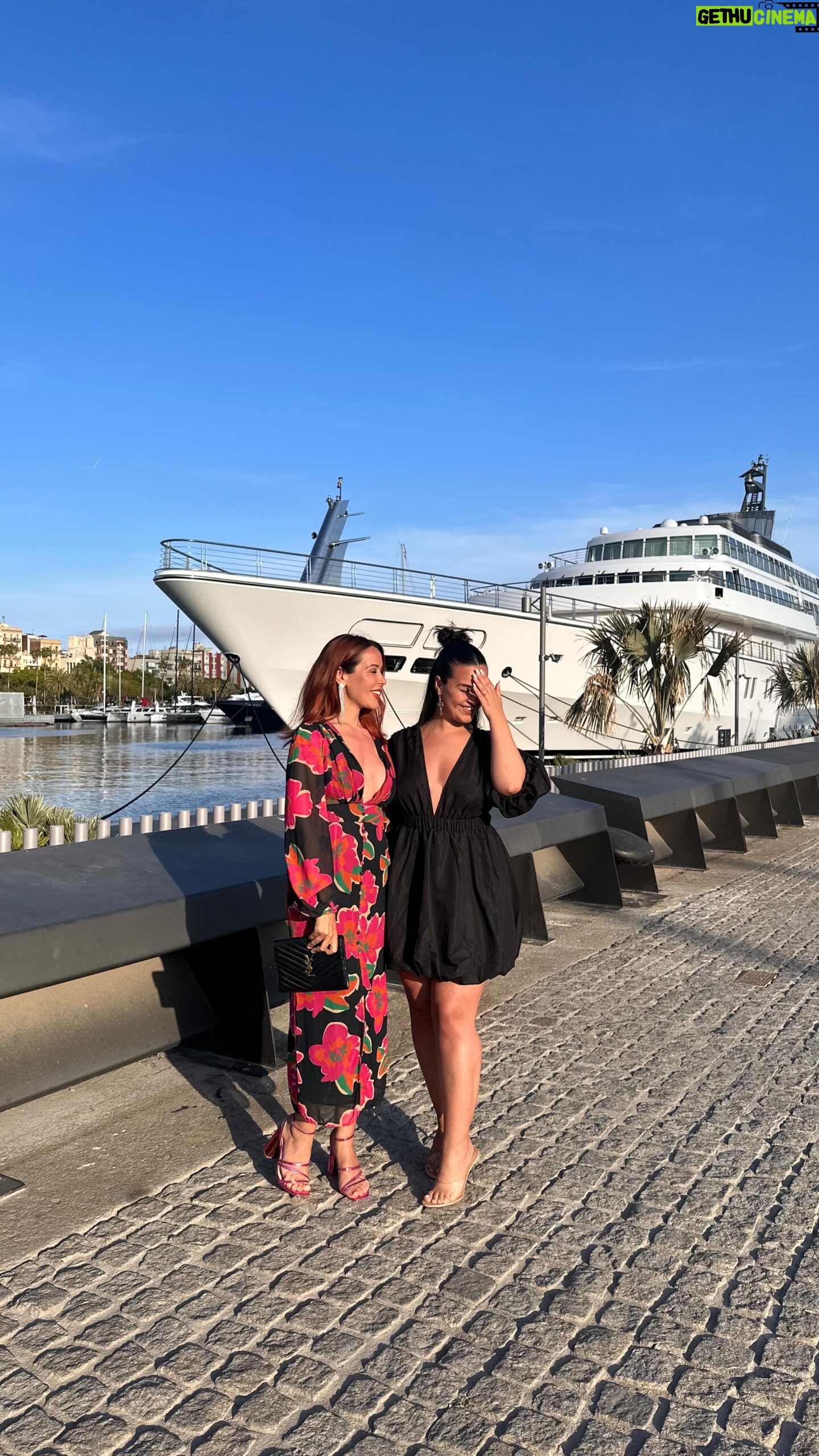 Daniela Martins Instagram - Baby Sister 🤍 13 ans d’écart, mais l’écart n’a pas d’importance. Vous avez des frères et/ou sœurs ? Quel est l’écart entre vous ?