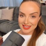 Daniela Nízlová Instagram – Ahojte, mám tu skvelú správu pre milovníkov sladkostí a dobrej hudby!  Rada by som Vám dala do pozornosti sladkú KitKat súťaž, kde môžete každý deň až do 17.12.2023 vyhrať reproduktory Megaboom od firmy Ultimate Ears.
Stačí splniť jednoduché podmienky: Kúp si súťažnú tyčinku, zadaj kód z obalu na web www.sutaz.kitkat.sk , pre Česko www.soutez.kitkat.cz
Nezabudni, čím viac tyčiniek kúpiš, tým máš vyššiu šancu na výhru:) #spolupraca #ad #kitkat #sutaz #cokolada