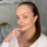 Daniela Nízlová Instagram - Moj 5-minutovy make up tutorial💄Kedze mam velmi citlivu plet a maloktora kozmetika mi sadne, vyskusala som dekorativnu kozmetiku @bellhypoallergenic_cz 🫶🏼 Mate tu rychly navod, co presne a ako som pouzila na rychly denny make up!!!