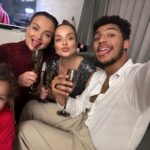 Daniela Nízlová Instagram - Krasne sviatky priatelia❤️🎄🎁🎉Linduska zaspala, uz oddychujeme, vecera zjedena, darceky rozbalene a mali sme krasny pohodovy den🫶🏼 Ako sviatkujete vy?