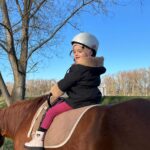 Daniela Nízlová Instagram – Dnes mame naozaj krasnu slnecnu nedelu🫶🏼 Druha hodina na konikoch, asi by som mala zacat jazdit aj ja❤️🐎