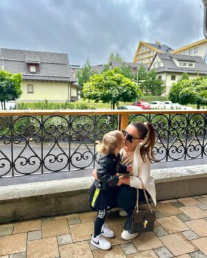 Daniela Nízlová Instagram - Po dlhsej dobe sme si urobili vyletik na Donovaly do nasho oblubeneho @residencehotelclub ❤️ Dakujeme za pozvanie @versik1 🙏🏻🫶🏼