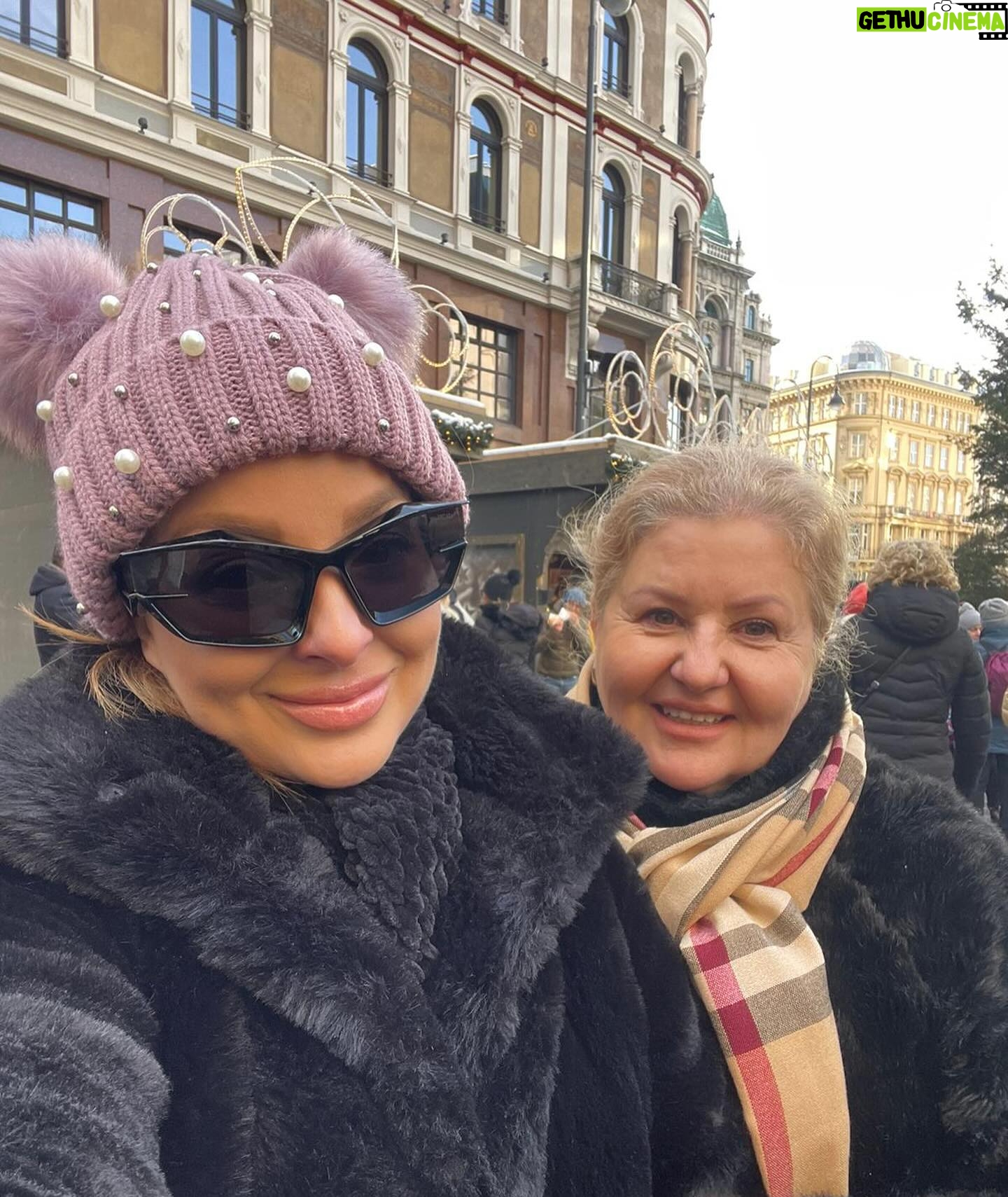Daniela Nízlová Instagram - Nedelny vylet vlakom do Viedne na vianocne trhy❄️🎄❤️