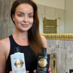 Daniela Nízlová Instagram - Takto vyzerá moja domáca starostlivosť o vlasy. Na rad Oleo Intense od značky @syoss nedám dopustiť. Je určený na suché a matné vlasy. Dodáva vlasom 2x viac lesku a zanecháva ich hebké na dotyk. Má VYSOKO ÚČINNÉ VEGÁNSKE ZLOŽENIE so zmesou aminokyselín, ktoré napomáhajú udržiavať vlasy silné a zdravo vyzerajúce. Na záver nesmie chýbať Syoss Keratin Heat ochranný sprej na vlasy, ktorý poskytuje tepelnú ochranu do 230°C počas fénovania, natáčania alebo vyrovnávania vlasov s fixáciou až po dobu 3dní. #syoss #oleointense #spolupraca