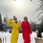 Daniela Nízlová Instagram - !!SÚŤAŽ‼VYHRAJ‼ Naši milí followers, chceme sa vám poďakovať za vašu priazeň a preto sme si pre vás pripravili novoročnú súťaž. Zapojte sa do sútaže a vyhrajte kabát podľa vlastného výberu v hodnote 590€ od módnej návrhárky @zuzana.hakova Kabát môžete vyhrať pre seba alebo ako darček pre niekoho z vašich blízkych ak splníte jednoduché podmienky sútaže. ‼PODMIENKY SÚŤAŽE‼ 👉1. Daj Like na reels 👉2. Daj Follow na profily @zuzana.hakova @veronikatwiins @danielatwiins @twiinsmusic 👉3. Do komentára označ jednu kamošku a prezdielaj túto súťaž v stories! Vyhodnotenie súťaže bude o týždeň!!! Checkujte www.zuzanahakova.com