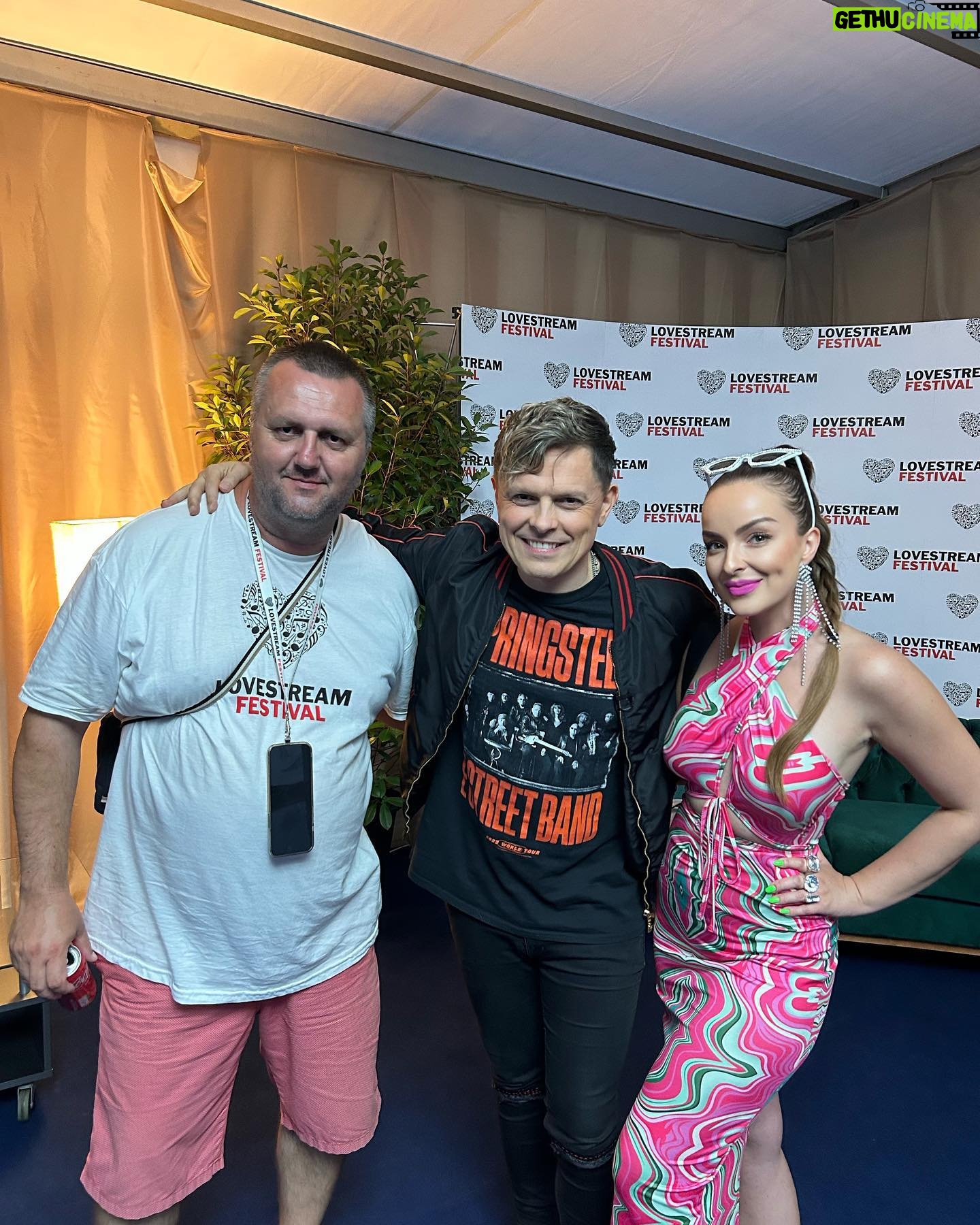 Daniela Nízlová Instagram - Dalsi sen splneny🙏🏻 Dakujem @jkmedia_jkevent , ze si vyslysal moju prosbu zavolat na @lovestreamfestival moj idol z detstva @michael.patrick.kelly.official 🫶🏼 Tesim sa aj na buduce rocniky, bolo to super👏🏻