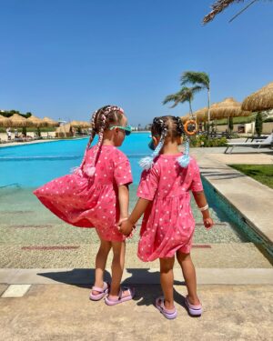 Daniela Nízlová Instagram - Najvacsia radost tieto nase dve lasky❤️❤️ #linda #nea #cousins #egypt #vacation