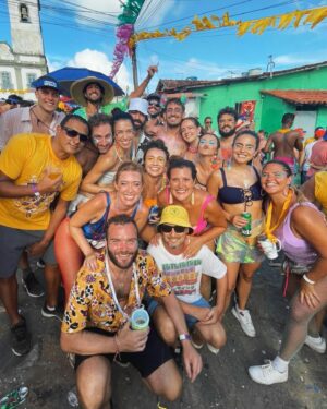 Daniela Paschoal Instagram - mais um ano de Olinda! 
a família tá crescendo! 🥹💛🎉