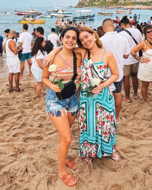 Daniela Paschoal Instagram - que dia mais especial. 🩵🐚
Odoyá! ✨