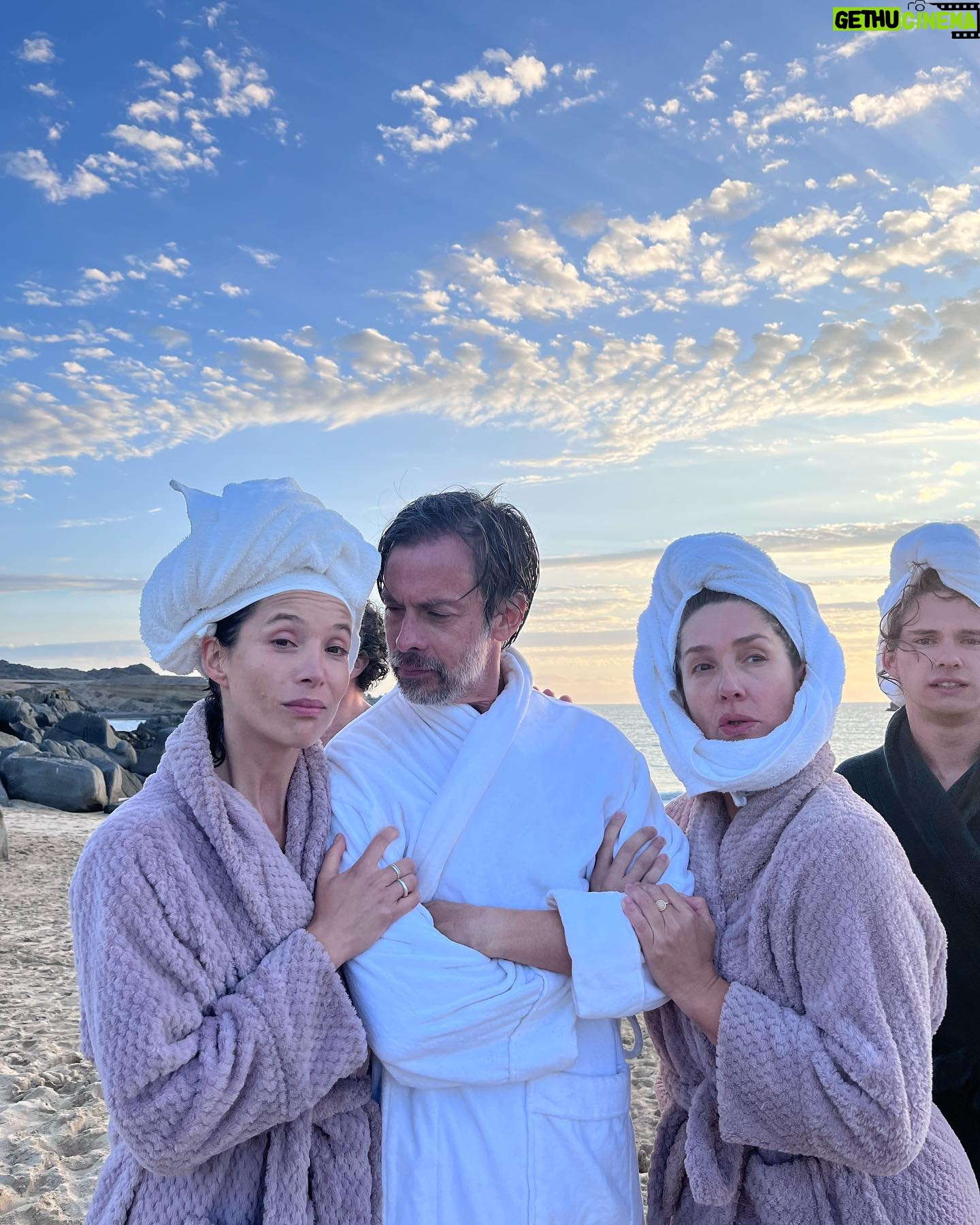 Daniela Ramírez - 11.4K Likes - La playa 🎬 familia elegida 💫 • @nestorcantillana @marianaloyolaruz @clemerodriguezruiz @helenmrugalskiofc @nayrailic