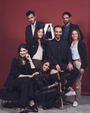 Daniela Ramírez Instagram - Les presento a Martita Salazar 💫 mi reina y su historia  este último  tiempo.  Desde  el lunes de 5 Junio  #GENERACION98 , por @mega.tv @teleseries_mega . Gracias equipo amado por hacer maravillarse siempre de este trabajo❤️