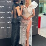 Daniela Santiago Instagram – Muy agradecida nuevamente de disfrutar de la décima edición de los @premios_platino un reencuentro maravilloso lleno de muchísimo talento iberoamericano y español . 

Quiero dar las gracias a mi equipo por hacer posible todo esto y más!! 

Vestido @kelvis_casillas @kelca_ ✨

Joyas @maschalinadesigns #maschalinalook ✨

Makeup @mikvarez @yslbeauty #yslbeauty ✨✨

Peluca @bombonbhe quiero daros las gracias por hacer estas pelucas tan realistas y súper feliz de que forméis parte de mi equipo ! ✨

Maravilloso equipo @alteregotalenthouse ✨

#premiosplatino #platino23 ✨❤️✨