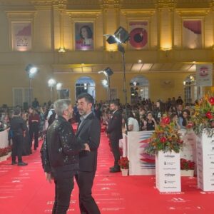 Daniela Santiago Instagram - Muy agradecida de volver a pisar esta alfombra roja en @festivalmalaga  me siento entusiasmada de estar de nuevo en mí  tierra rodeada por tanto talento . ❤️

Fotografía: @anabelenfotografa @alexzeapress 

Makeup & hair @veronica__ruz by @yslbeauty 
 
Vestido : @antonioacostaofficial 
Joyas @antonioacostajewerly 

Muchísimas gracias a todo este maravilloso equipo ! 

@alteregotalenthouse ❤️

#ysbeuty  #makeoplook

Uńas by @angelica_corrales__