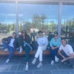Daniela Santiago Instagram - Muy feliz de haber participado en esta obra Maestra , Muchas gracias @soyambrossi @javviercalvo por contar nuevamente conmigo , reviví muchos recuerdos de cuando me dirigisteis en veneno , fue especial. Y a todos mis compañeros con los que disfrute esos días os llevo ❤️. @sumacontent ❤️ #lamesias @movistarplus
