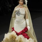 Daniela Santiago Instagram - Queridísima amiga @_sarasanabria_ Ha sido un inmenso placer compartir contigo este momento tan bonito en @simofsevilla tienes el arte en las manos de crear vestidos de ensueño ! Te quiero!! Muchísimas gracias @maryna_torres esas joyas eran Preciosas!! 💖 Makeup & hair @estilismo_antonio un lujo ponerme en tus manos !! ❤️ Carrete 1 . Vienen más fotos y vídeos preciosos ! Estar atentos ! ❤️