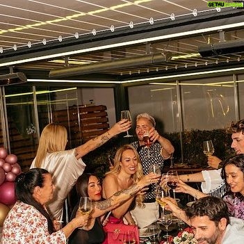 Daniela Santiago Instagram - Otro cumpleaños precioso rodeada de mi familia y amigos , Muchas gracias por hacerme sentir tan bonito !! Os ❤️!! Muchísimas gracias @ladiosamalaga por el trato tan exquisito y dejarlo todo perfecto!! Fotografía @alberreims 💖 Carrete 1 . Vienen muchas más !! 💖