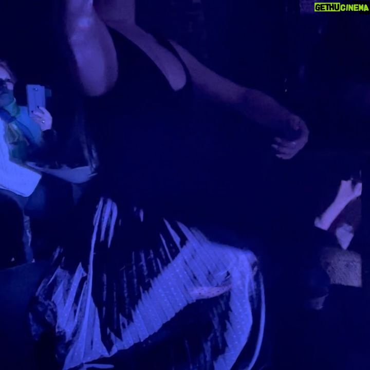 Daniela Santiago Instagram - 🤍 Anoche disfruté como una niña ! De la mano de @juanandresmayaoficial Pelos de punta desde el principio hasta el final del espectáculo !! Tenéis que ir a verlos !! ❤️ @funezlaura__ @moises_navarrobailaor