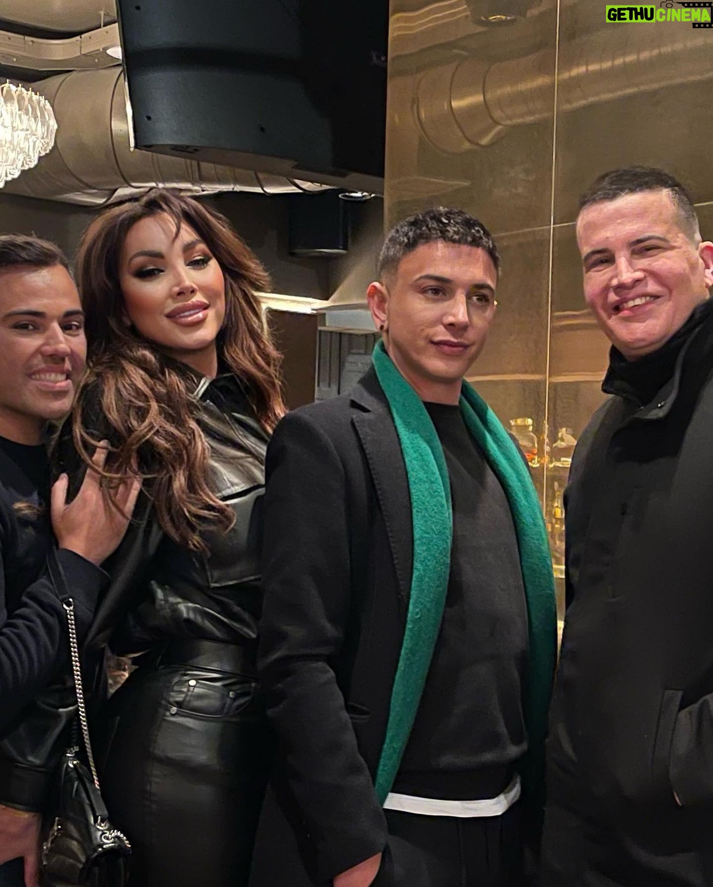 Daniela Santiago Instagram - 🤍 Anoche disfruté como una niña ! De la mano de @juanandresmayaoficial Pelos de punta desde el principio hasta el final del espectáculo !! Tenéis que ir a verlos !! ❤️ @funezlaura__ @moises_navarrobailaor