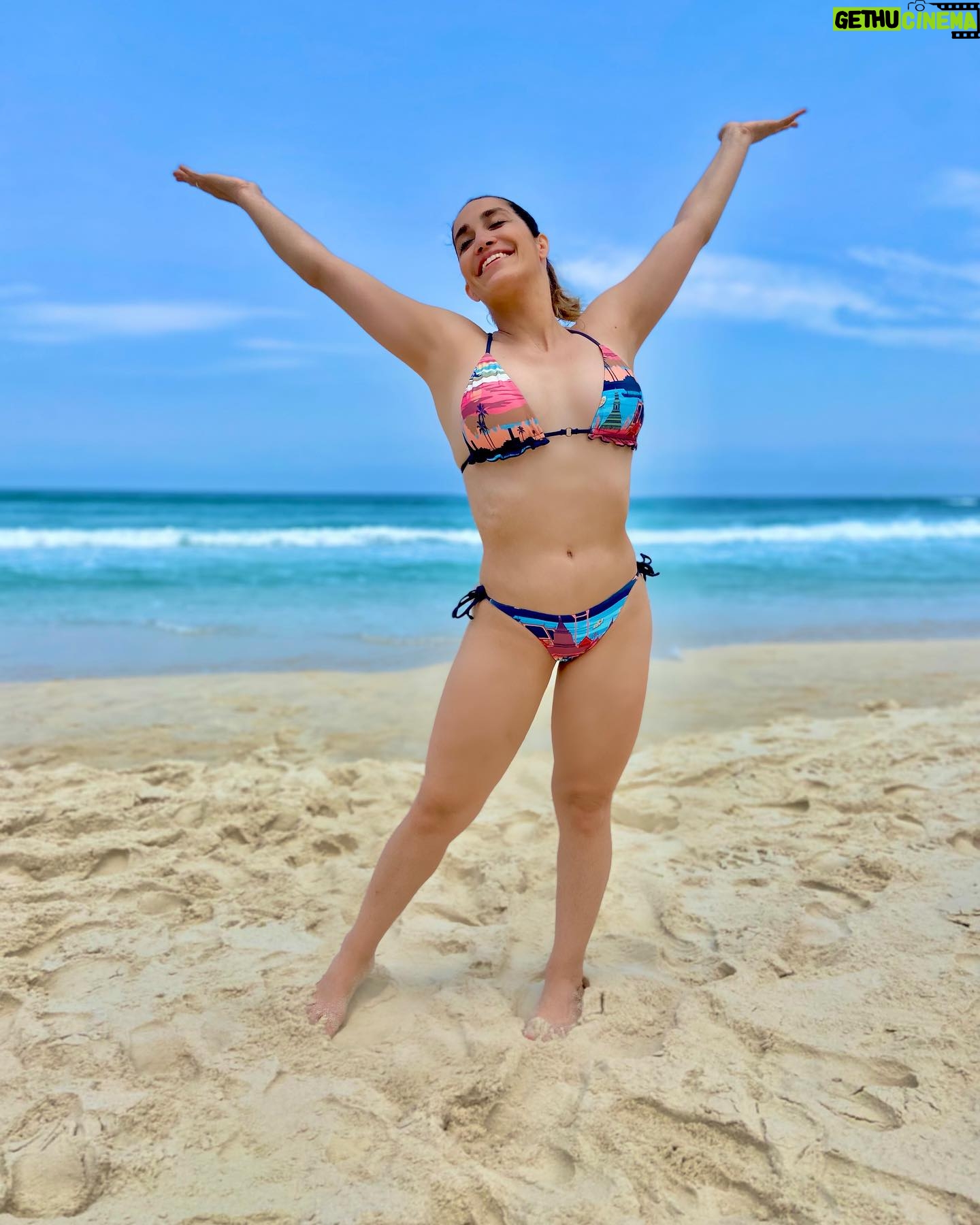 Daniele Hypólito - 2.7K Likes - A vida poderia ser resumida em dias de mar e sol.
Amo muito e você ?
@oficialbarradatijuca 🌊
#ela #praia #sol #verão #danyhypolito #rj40graus #barradatijuca #rj