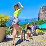 Daniele Hypólito Instagram – Uma coisa tenho aprendido, nada melhor do que um dia após o outro.
Nunca perca a fé de que tudo vai dar certo. Fé e esperança unidas são o antídoto ideal para a solução dos problemas.

Sorria sempre 😃😃😃

#fe #deusnocontrole #amor #danyhypolito #ela #vitoria #rj