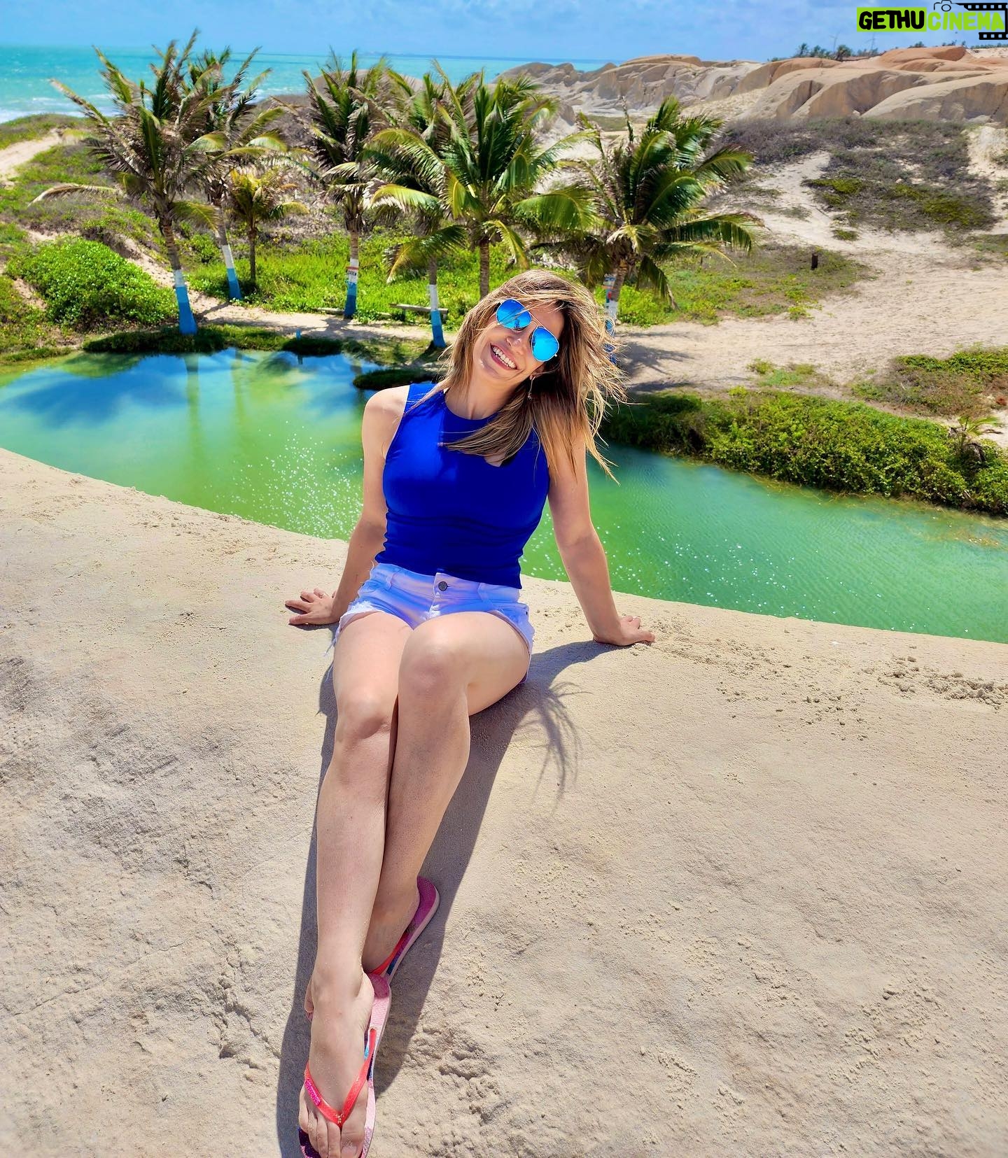 Daniele Hypólito - 2.4K Likes - Melhores férias da minha vida @canoaquebradaoficial 🥰
Se um dia você tiver a possibilidade de ir conhecer, eu recomendo ❤️
Obrigado @paraisoarriegua_canoaquebrada @fabiocostabuggy @karlalopes08
#viagem #ferias #lugarlindo #danyhypolito #linda #praia #gata #canoaquebrada