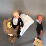 Daniella Pineda Instagram - “Hi your delivery-oh shit...word...ok...I’m just gonna set this down...” . . . Clay, Acrylic, Cloth, Paper. By ME.
