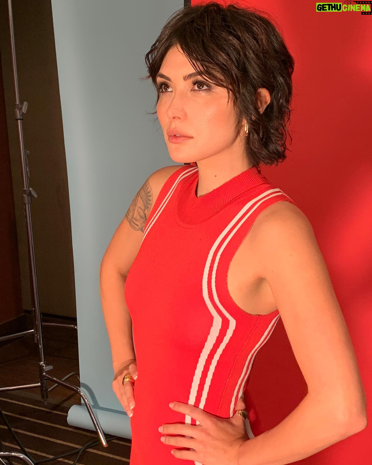 Daniella Pineda - 16.9K Likes - Ran into Jeffrey again. Life finds a way. He’s pretty FLY.