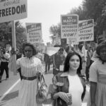 Daniella Pineda Instagram - 🥤🖤✨ fighting the Pepsi - Cola challenge.