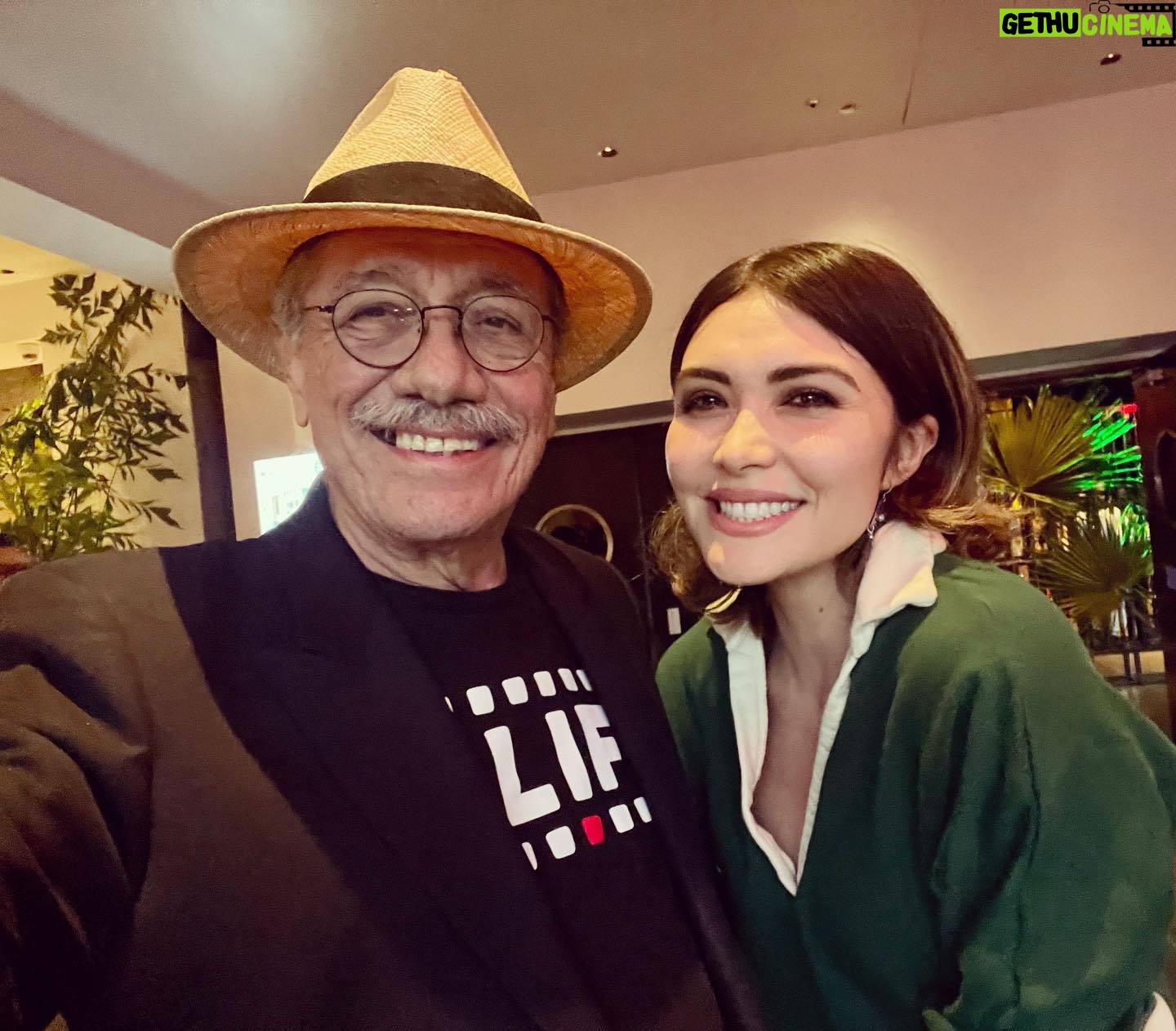 Daniella Pineda - 13.1K Likes - I met Santana!