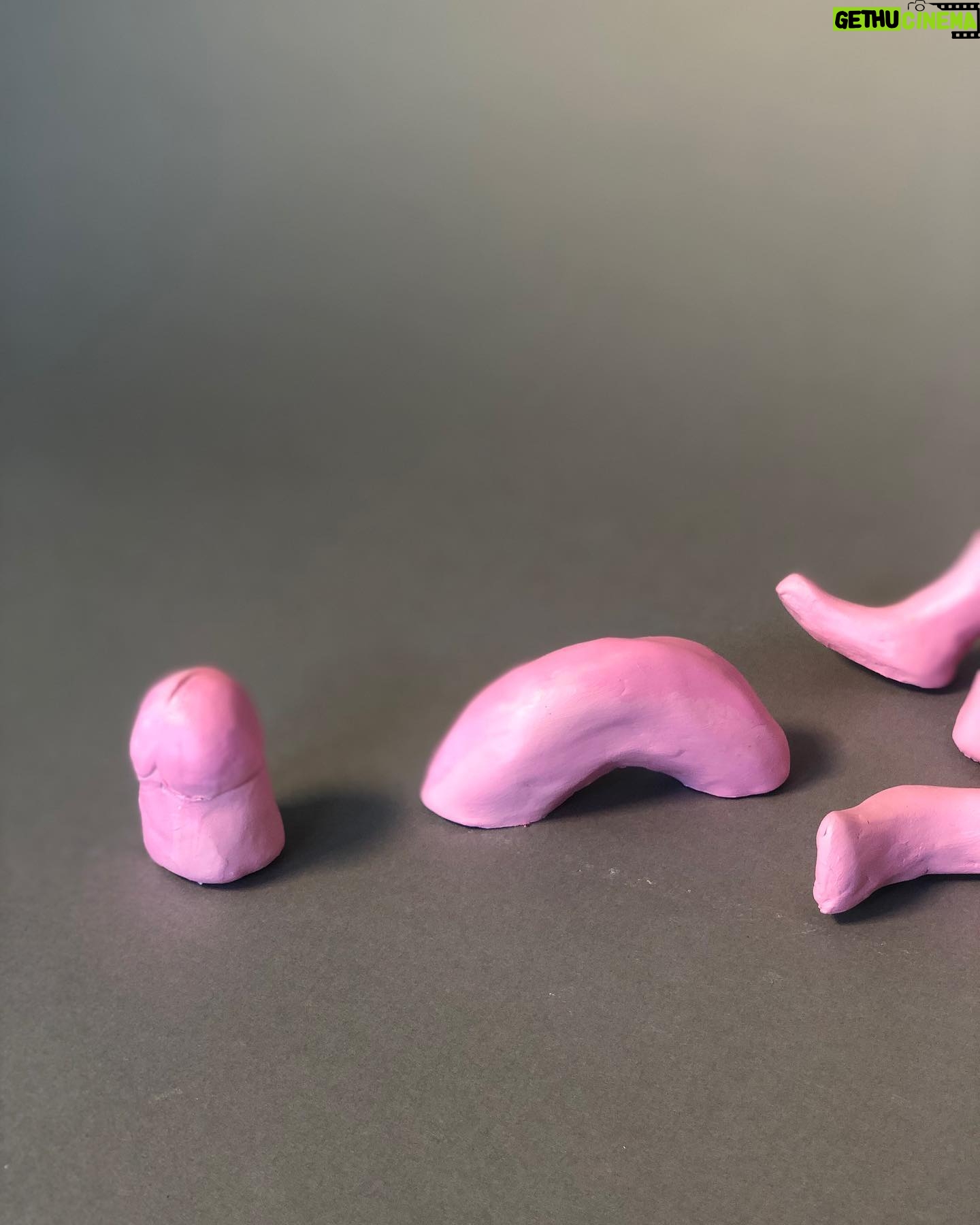 Daniella Pineda - 5.5K Likes - “The Unwanted Pink Dick Pic.”
.
.
.
Clay, Wire, Acrylic. By Me.