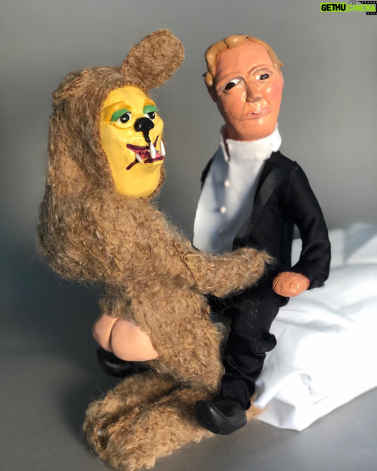 Daniella Pineda - 3.6K Likes - āHi your delivery-oh shit...word...ok...Iām just gonna set this down...ā
.
.
.
Clay, Acrylic, Cloth, Paper.
By ME.