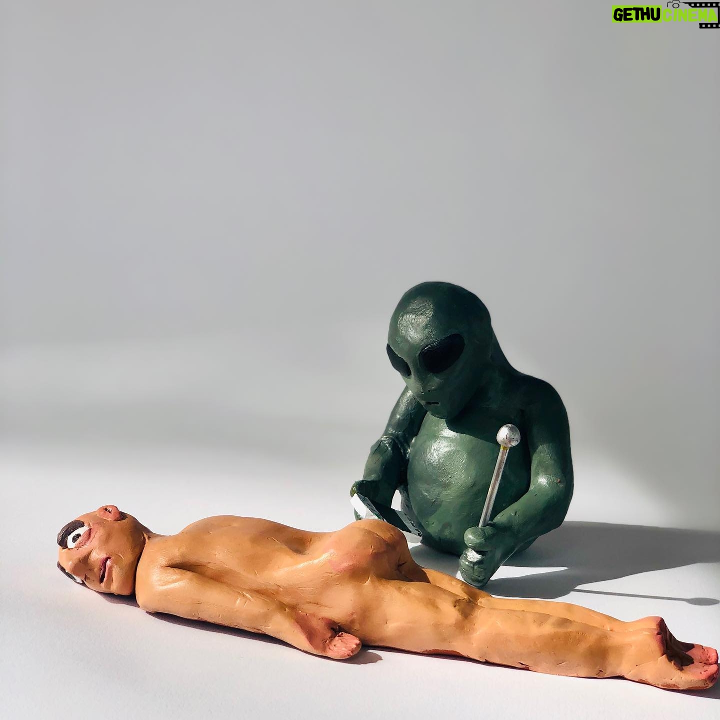 Daniella Pineda - 2.4K Likes - āET probe home.ā
ā¢
ā¢
Acrylic and clay. By me.