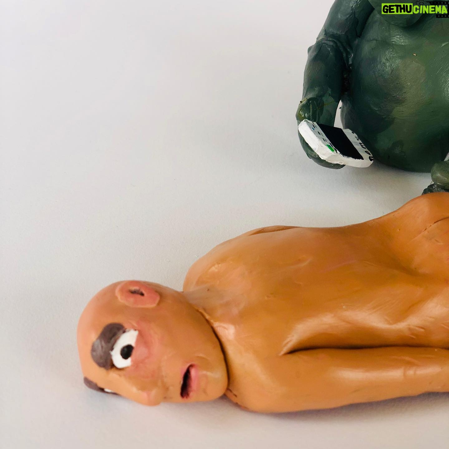 Daniella Pineda - 2.4K Likes - āET probe home.ā
ā¢
ā¢
Acrylic and clay. By me.