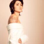Daniella Pineda Instagram - @variety 💋