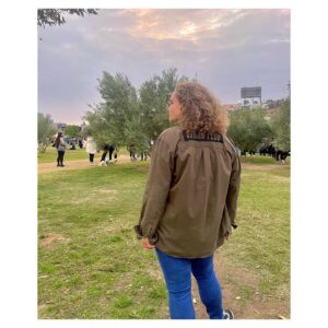 Danielle Macdonald Instagram - 🌱 

📸: @nicolezyana