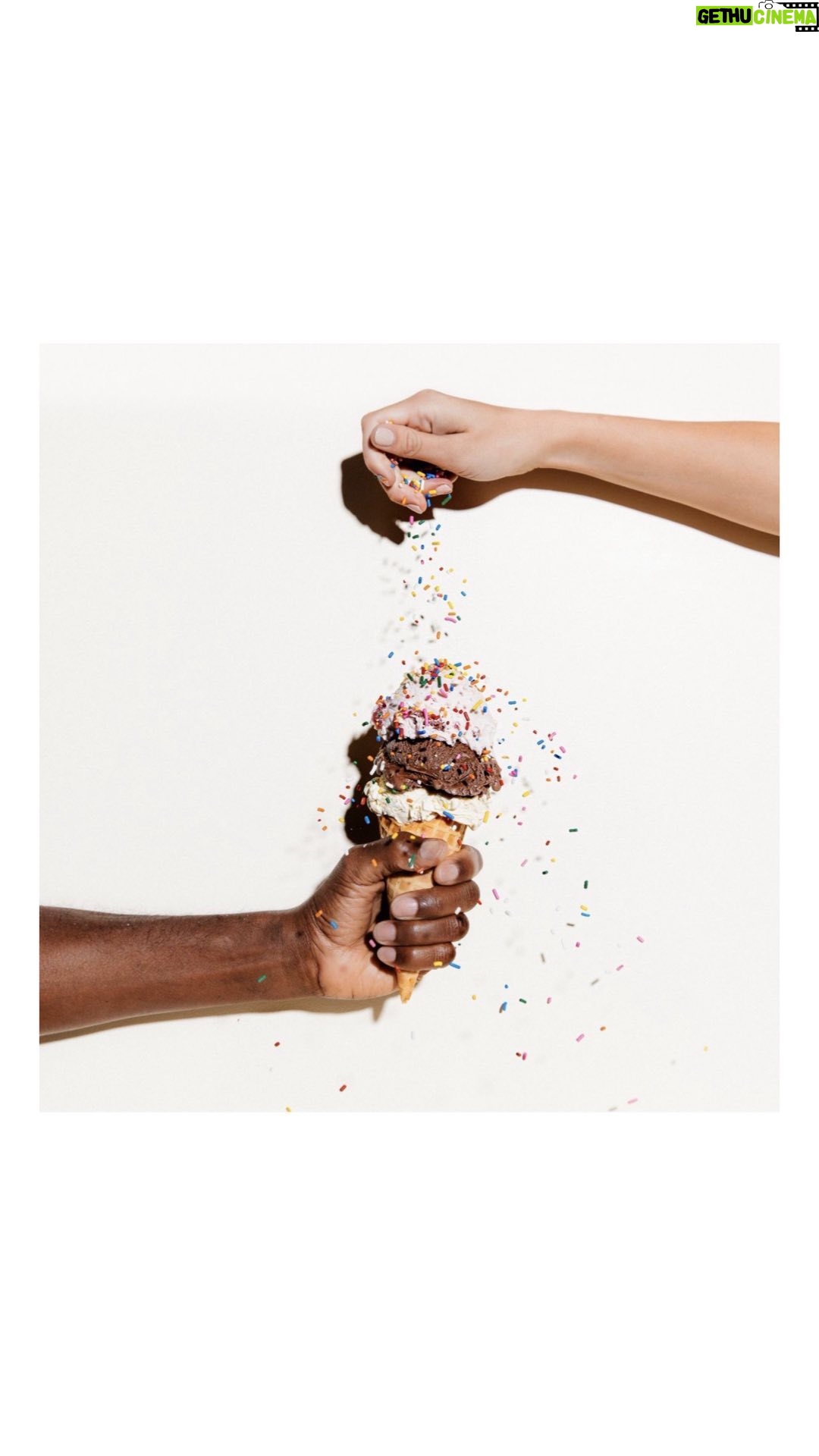 Danielle Clyde Instagram - Visité el paraíso del helado! 🍦 Fui a #Creamilandia de @Ninjamexico, un lugar donde puedes conocer la #Ninjacreami y las deliciosas creaciones que puedes hacer con ella! No pierdan la oportunidad de ir, estará en CDMX hasta el 5 de mayo!