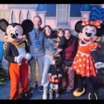 Danielle Clyde Instagram - Este si es el lugar más feliz del mundo. #Disneyland . @disneyland @disneyparks
