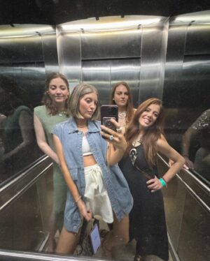 Danielle Clyde Instagram - Best weekend 🤍
.
@visitpuertovallarta fotos en @majahuitas