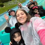 Danielle Clyde Instagram - Somos magia 🤍 #Disneyland . @disneyland @disneyparks