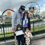 Danielle Clyde Instagram - Somos magia 🤍 #Disneyland . @disneyland @disneyparks