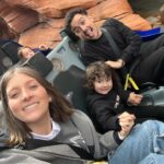 Danielle Clyde Instagram - Somos magia 🤍 #Disneyland . @disneyland @disneyparks