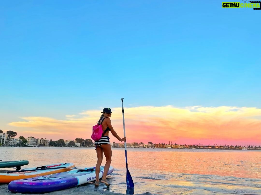 Danielle Mathers - 310 Likes - We searching for the sun moving to the door π
Time is moving on and we heading down the road πΊ
β’
β’
β’
β’
#adventureseeker #SUP #pauhana #sandiego #home #homegrown #sunset #lionsgate #paddleboarding #grateful #tbt