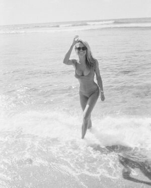Danielle Mathers Instagram - Cinestill… it just hits different 📸
•
•
•
•
#cinestill800t #film #35mm #memories #secretspot #blackandwhite #bandw #sandiego #photooftheday #photography #beachbum #home