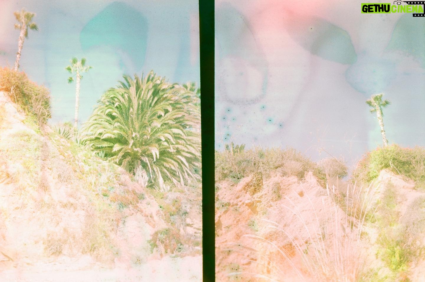 Danielle Mathers Instagram - Sol Playa Y en la arena Vamo allá 📸 • • • • #sol #playa #vamoalla #onfilm #35mm #lagunabeach #california #livin #summertime #comeback #porfavor #ahora #murphymathers #baby #beachbums